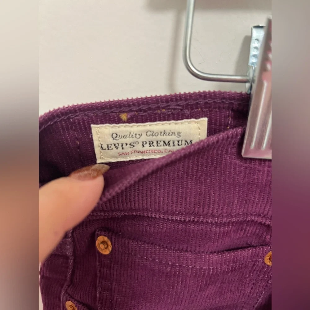 NWT LEVI’S Women Corduroy Burgundy Pants - Picture 9 of 12